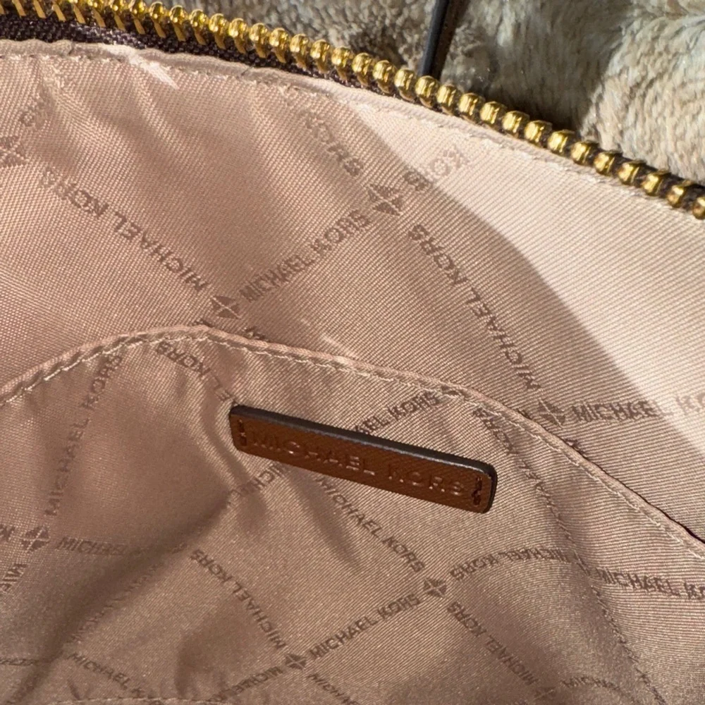 Michael Kors Jet Set Dome Crossbody • MK Signature Brown - Picture 5 of 11